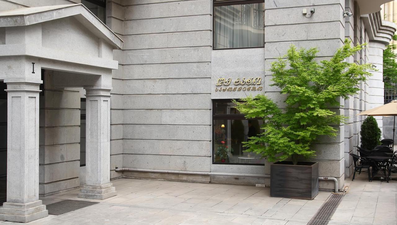 Parilament On Rustaveli 4 Rooms Tbilisi Exterior foto