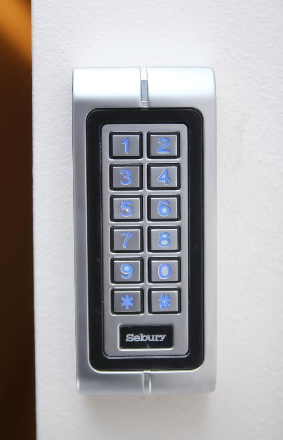 Parilament On Rustaveli 4 Rooms Tbilisi Exterior foto
