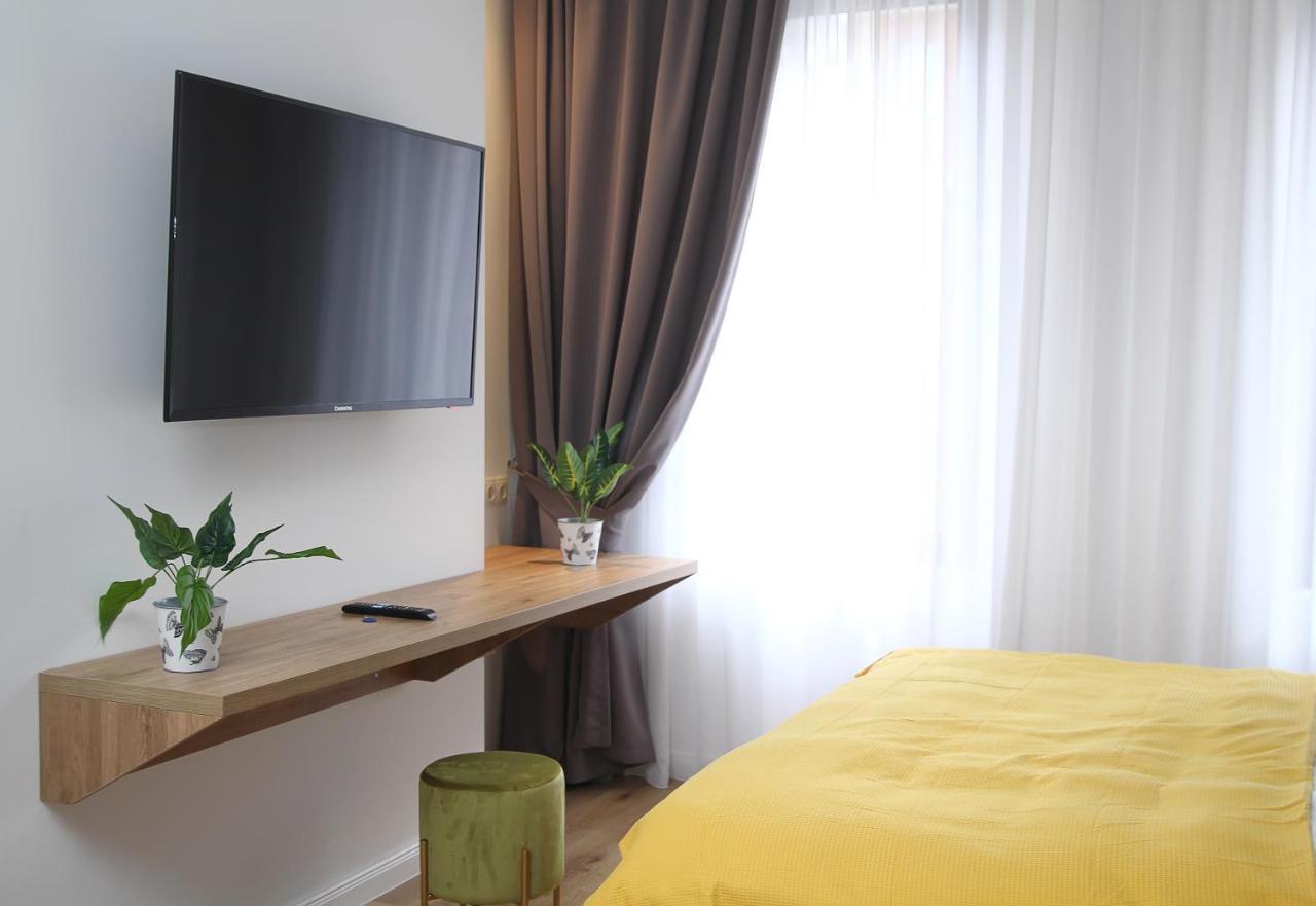Parilament On Rustaveli 4 Rooms Tbilisi Exterior foto
